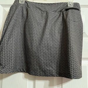 Be Inspired skort. Medium. Grey and black. Excellent condition